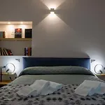 Bed&book Guest house